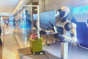 聚焦2025中国—东盟教育交流周｜高科技展示+非遗展演，多彩展览“动静结合”好迷人