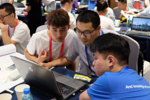 四川高校主办东盟教育交流周活动 畅跑“创客马拉松”