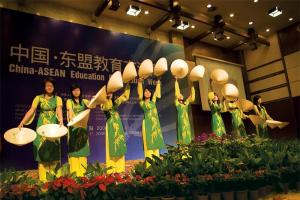 东盟国家青年参加中国—东盟青年艺术节